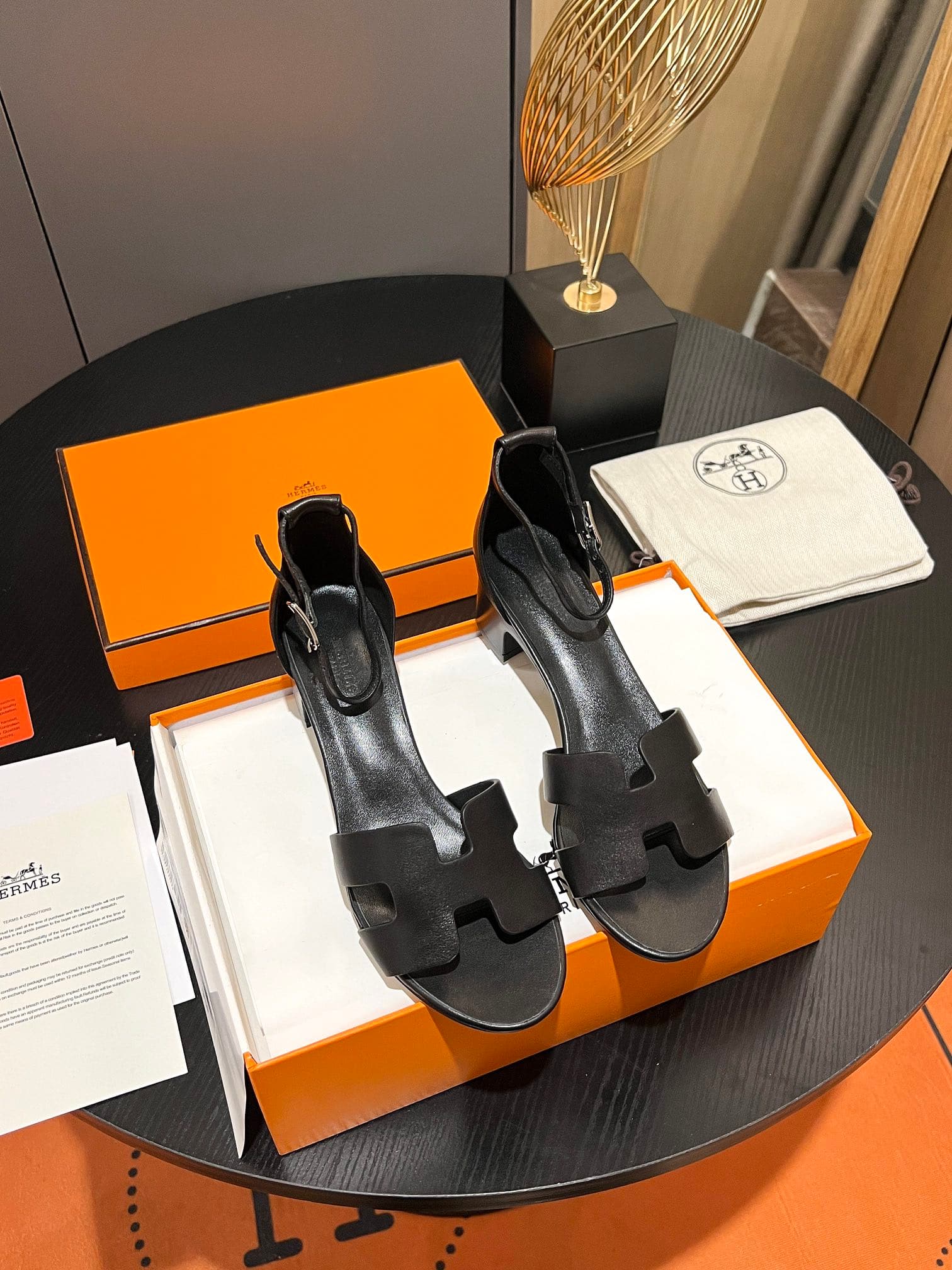 Hermès Early spring Hermes Hermès chunky heeled sandals,The high-end version has a super classy and elegant style